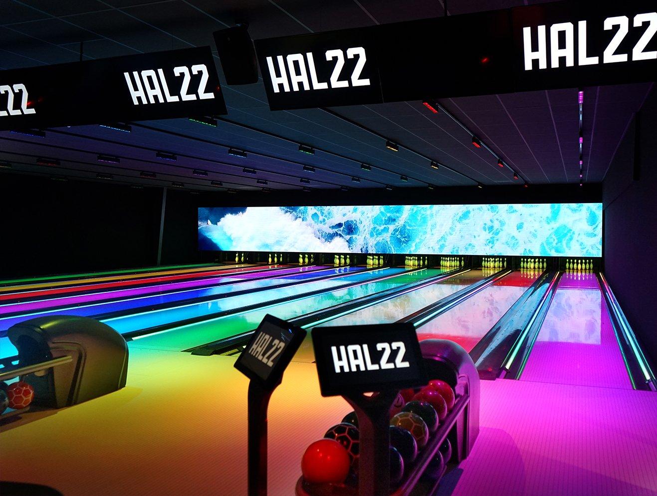 Bowlingbanen met regenboogkleuren