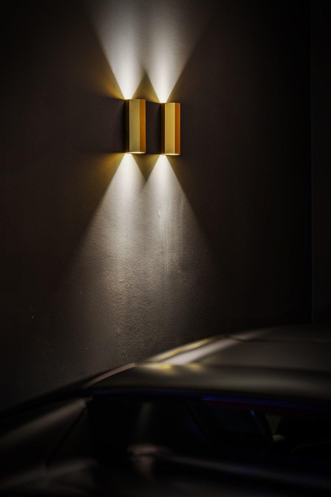 Wandlamp met licht naar boven en beneden